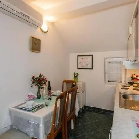 Roda - One Bedroom With Terrace Mira - St Apartment