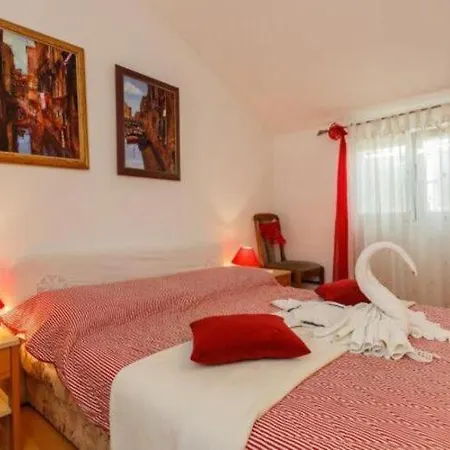 Apartment Roda - One Bedroom With Terrace Mira - St *