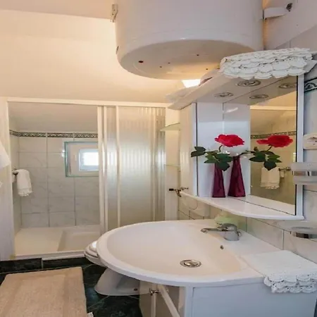 Roda - One Bedroom With Terrace Mira - St Apartment *
