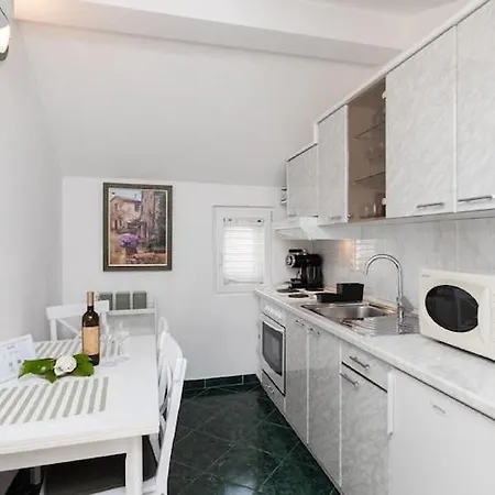 Apartment Roda - One Bedroom With Terrace Mira - St Supetar